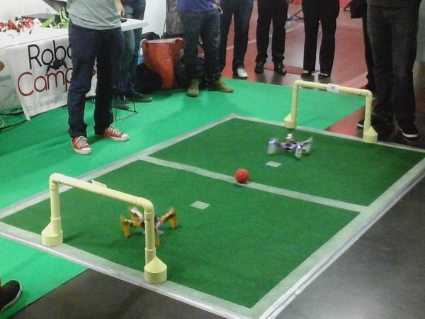 Le terrain de foot des robots. Crédit Robot Campus.
